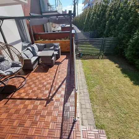 W Rewalu 42 M2, Tylko 40 Metrow Od Plazy *