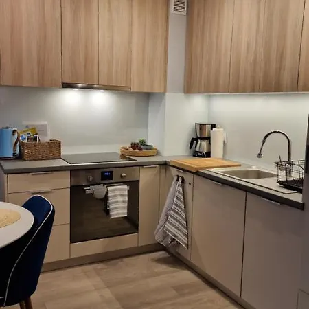 W Rewalu 42 M2, Tylko 40 Metrow Od Plazy *