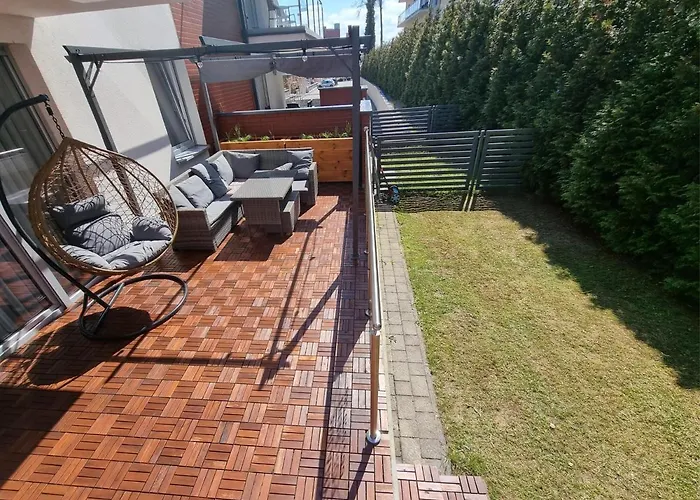 W Rewalu 42 M2, Tylko 40 Metrow Od Plazy *