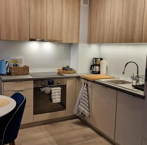 W Rewalu 42 M2, Tylko 40 Metrow Od Plazy *